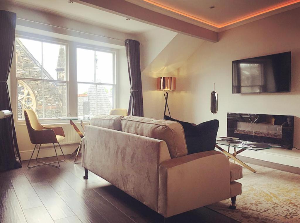 The Mews Boutique Deluxe Apartments, Sleep 2-6 People , Central Location, Free Parking Windermere Exterior foto
