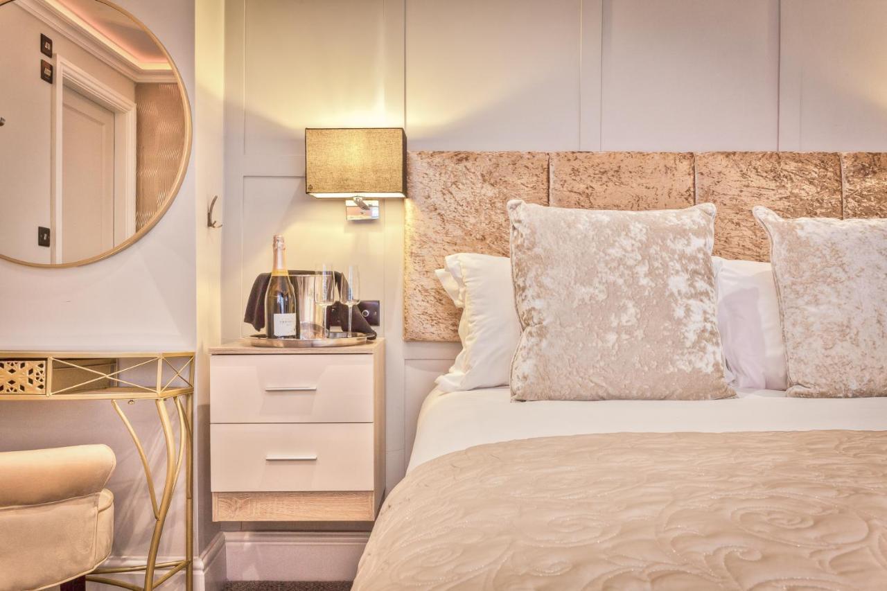 The Mews Boutique Deluxe Apartments, Sleep 2-6 People , Central Location, Free Parking Windermere Exterior foto